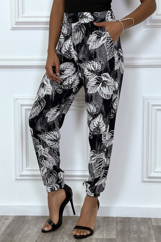 Black harem pants with white foliage print - 2
