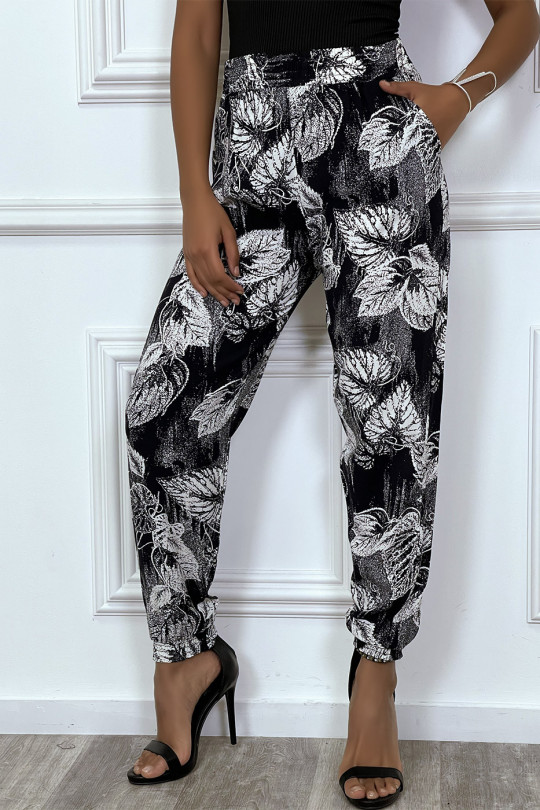 Black harem pants with white foliage print - 4