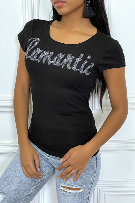 Black t-shirt with round neck and "Romantic" lettering - 3