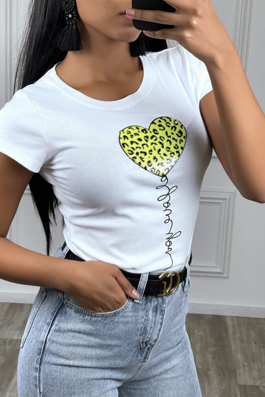 White t-shirt with round neck and yellow heart sequin pattern - 2