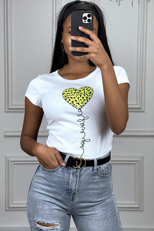 White t-shirt with round neck and yellow heart sequin pattern - 1