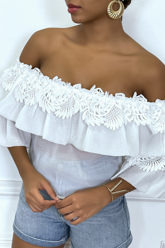 White bardot top with ruffles and raised openwork patterns - 3