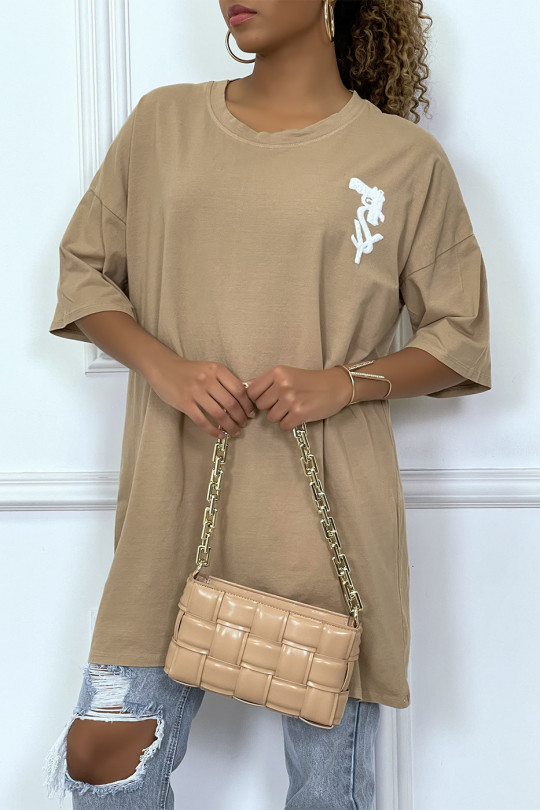 Tee-shirt oversize camel tendance avec dessin en coton - 3