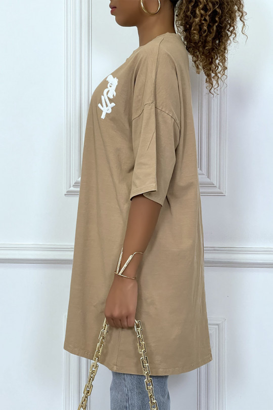Tee-shirt oversize camel tendance avec dessin en coton - 4