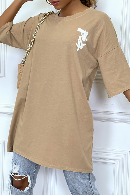 Tee-shirt oversize camel tendance avec dessin en coton - 6