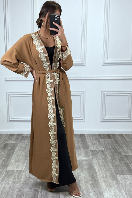 Kimono long ceinturé style abaya camel avec broderie doré - 1