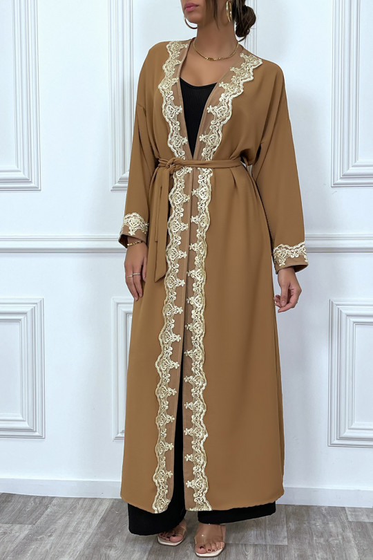 Kimono long ceinturé style abaya camel avec broderie doré - 4