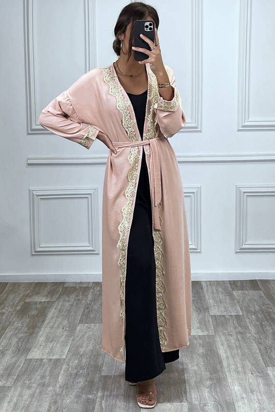Kimono long ceinturé style abaya rose avec broderie doré - 11