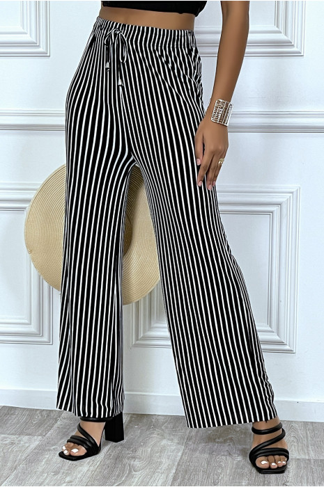 Pantalon palazzo noir ample et fluide à fines bandes blanches - 2