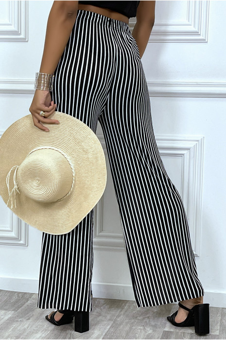 Pantalon palazzo noir ample et fluide à fines bandes blanches - 5