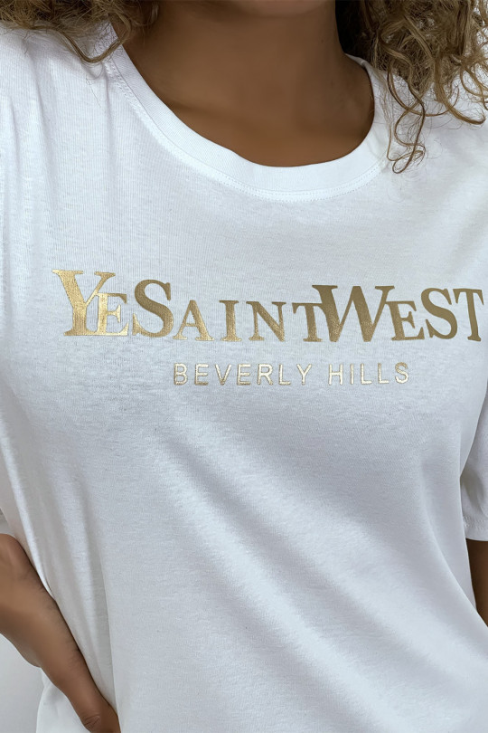 T-shirt blanc manches courtes avec écriture dorée "YeSaintWest" - 3