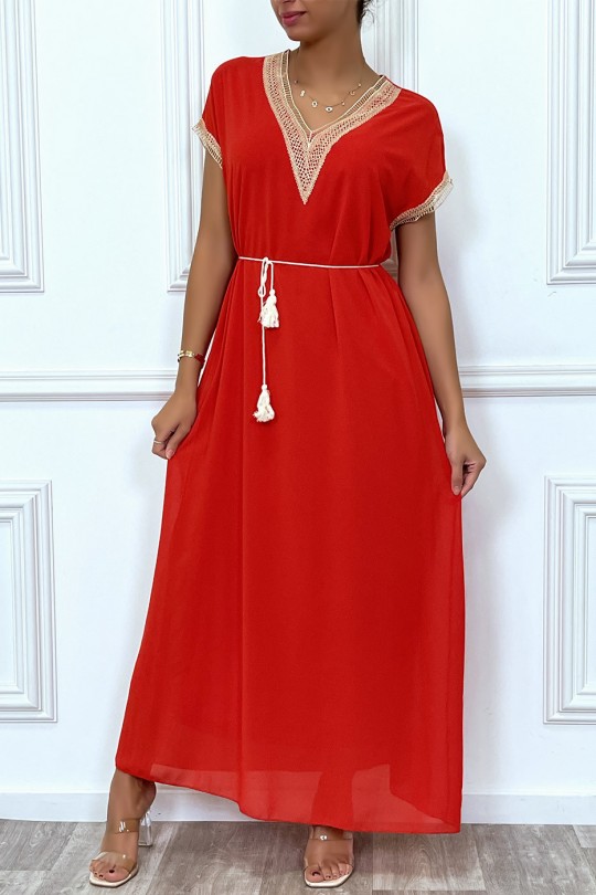 Long red dress with embroidery and beige lace belt - 5