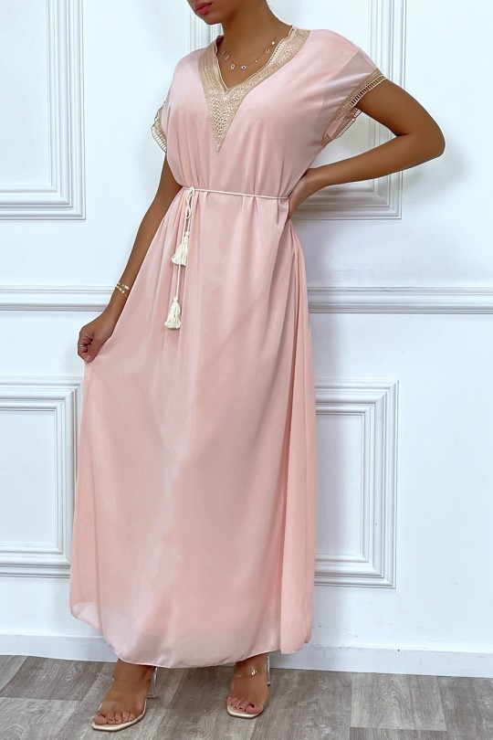 Long pink dress with embroidery and beige lace belt - 4