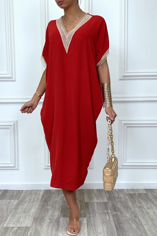 Longue robe tunique ample en rouge avec dentelle au col et aux manches - 5