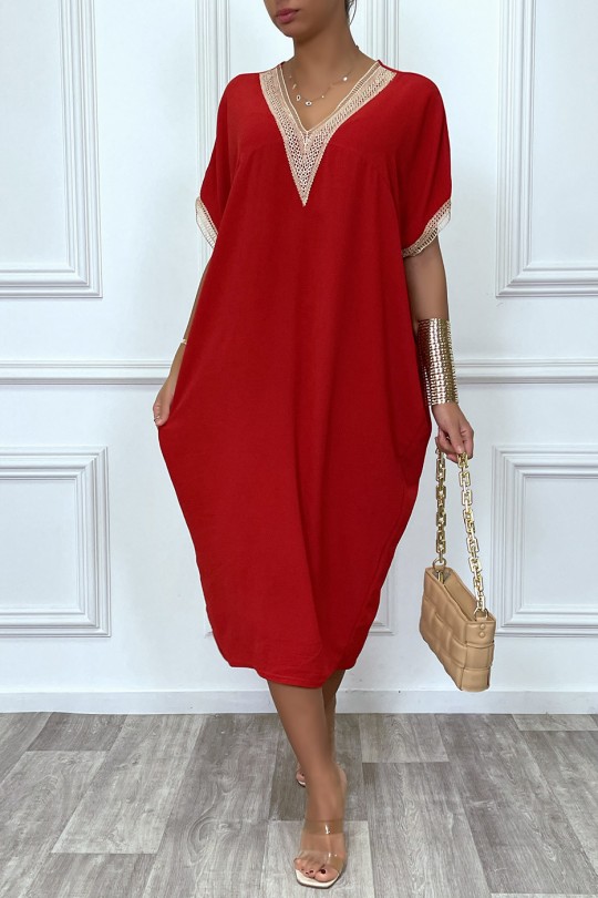 Longue robe tunique ample en rouge avec dentelle au col et aux manches - 7