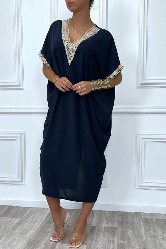 Longue robe tunique ample en marine avec dentelle au col et aux manches - 3