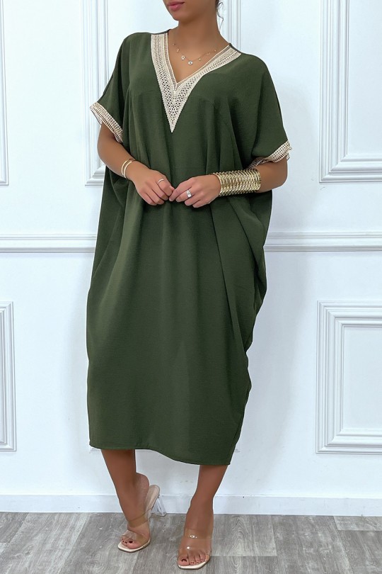 Longue robe tunique ample en kaki avec dentelle au col et aux manches - 5