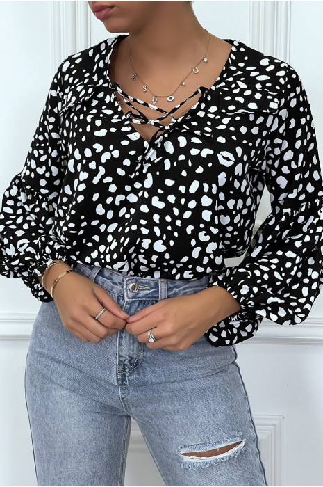 Blouse motif noir et blanc avec lacet et manches bouffante - 5