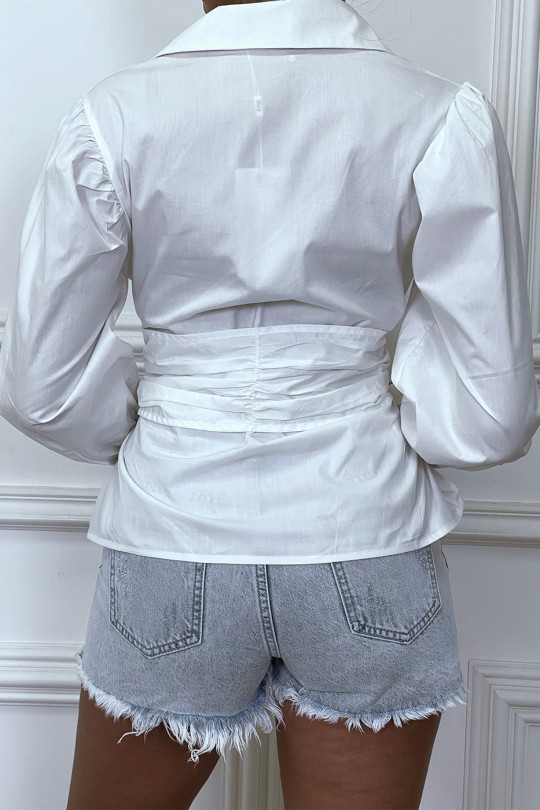White ChWWise with puffed sleeves and integrated belt - 1