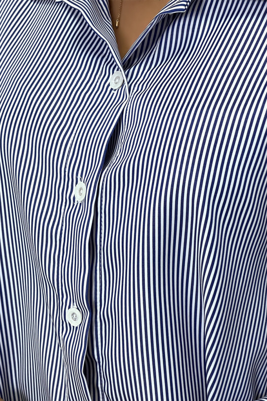 Chemise bleu marine longue et oversize à rayures - 5