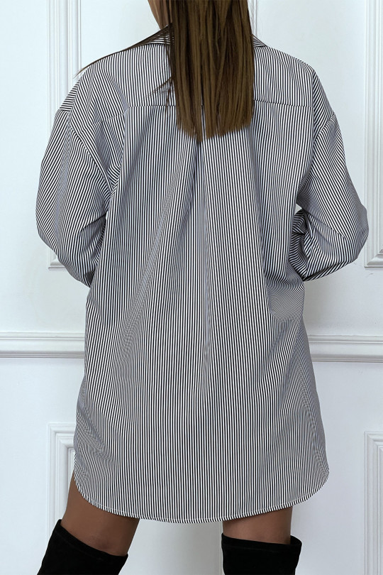 Long and oversized black striped shirt - 5