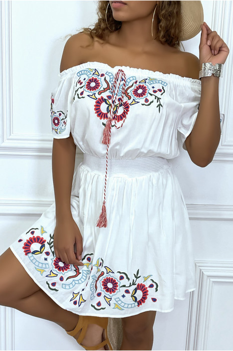 Robe d'été bustier blanches cintré avec motifs colorés et pompoms - 2