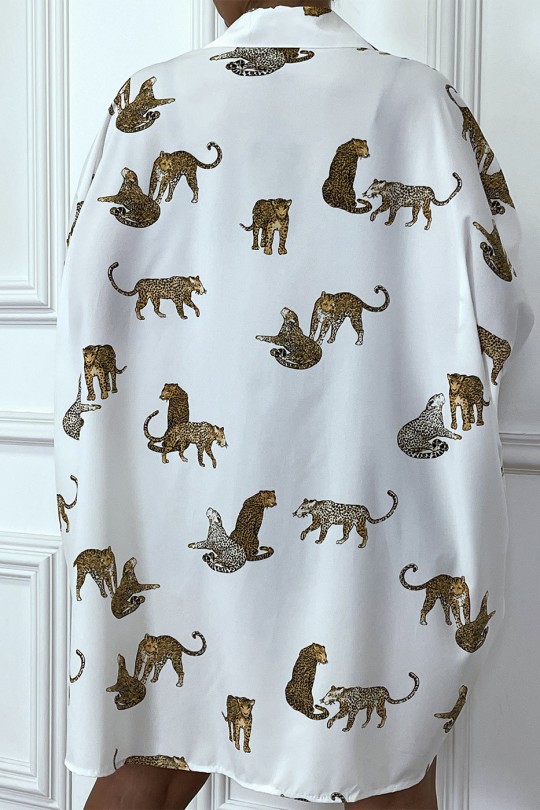 Chemise blanche longue à l'arrière, imprimés léopard avec manches amples - 1