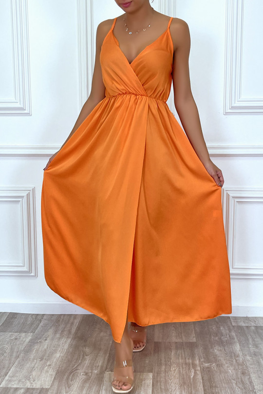 Robe satin cache-coeur longue fluide orange à bretelles fines avec fente - 7