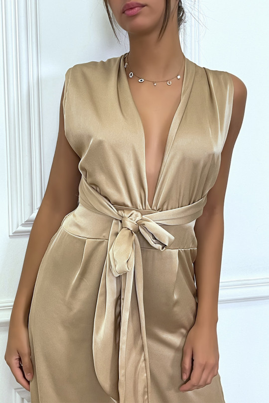 Satin camel jumpsuit with plunging neck, adjustable tie at the back - 2