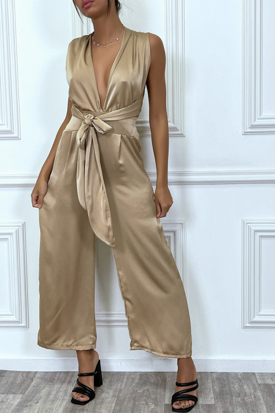 Satin camel jumpsuit with plunging neck, adjustable tie at the back - 1