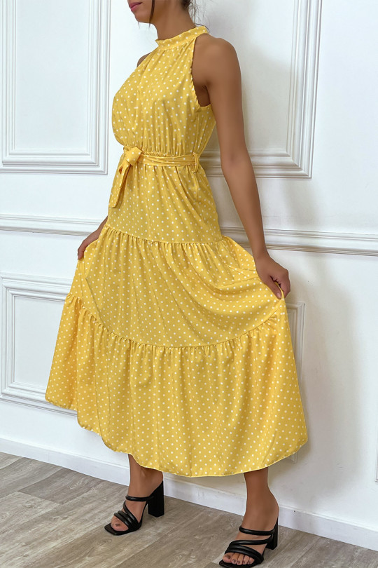 Lange gele ruches jurk met kleine witte stippen met riem - 3