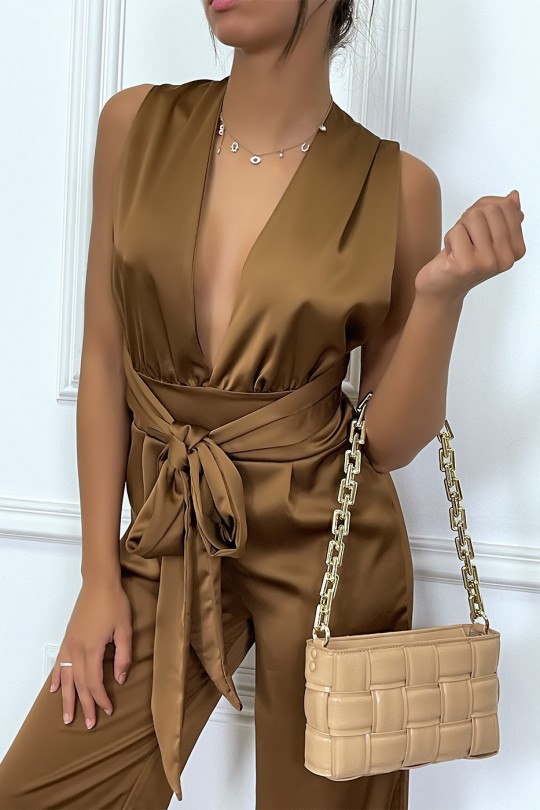Satin brown jumpsuit with plunging neck and adjustable tie at the back - 4