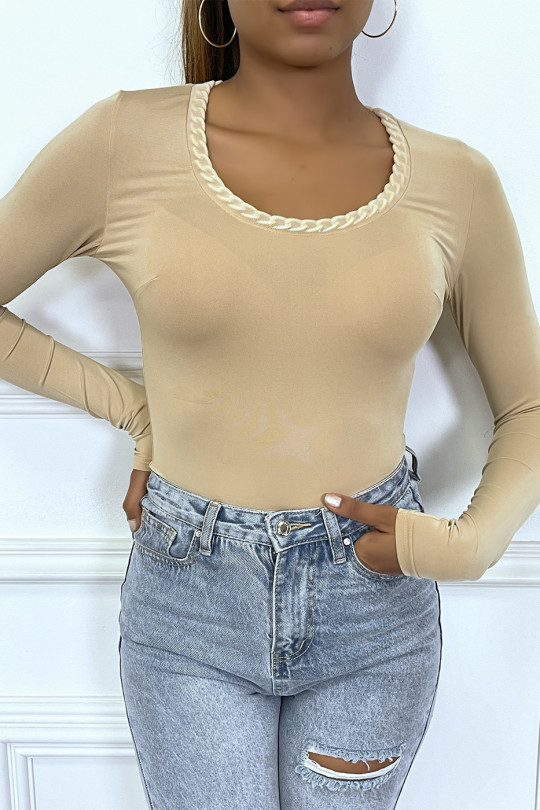 Beige long-sleeved T-shirt with chain collar - 4