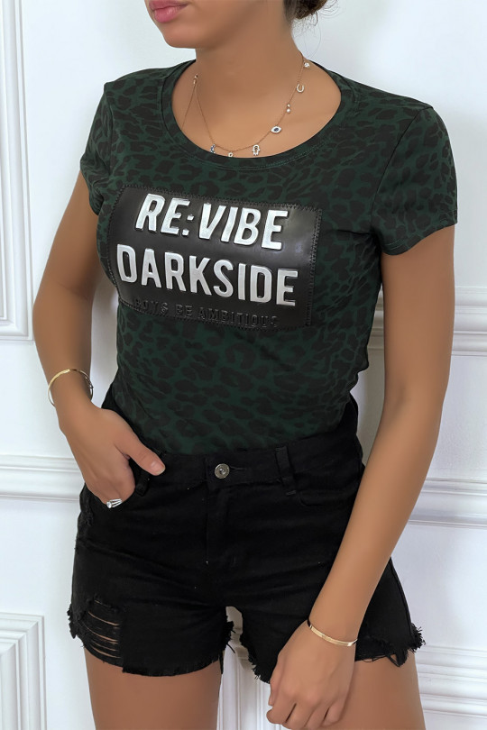 T-shirt vert imprimé léopard avec écriture à manches courtes - 3