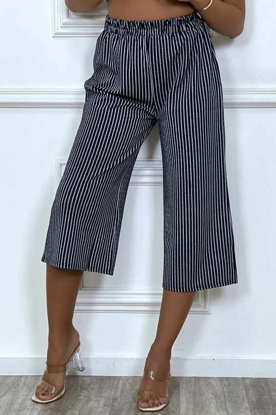 Short navy palazzo pants with white stripes, belted - 3