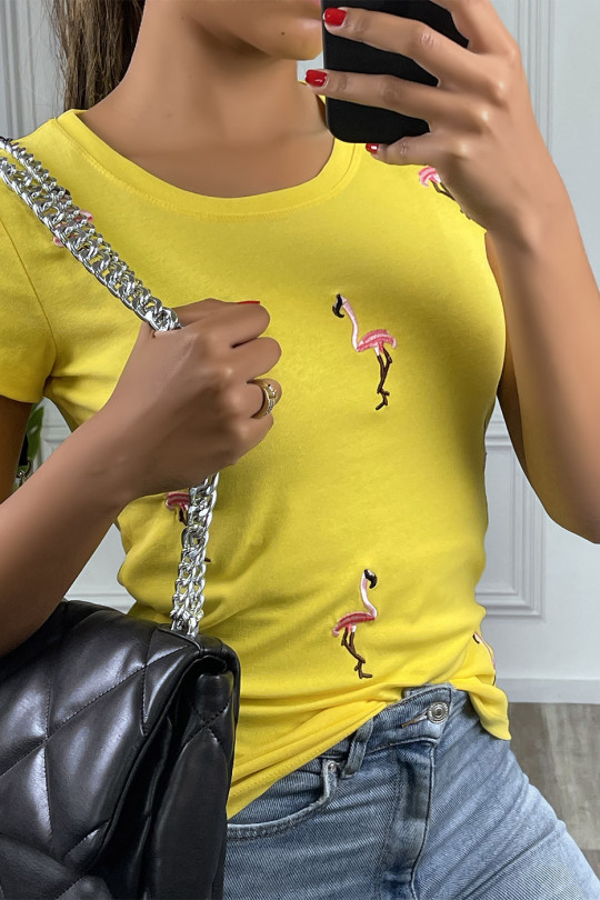 Tee-shirt jaune à motif flamant rose - 1