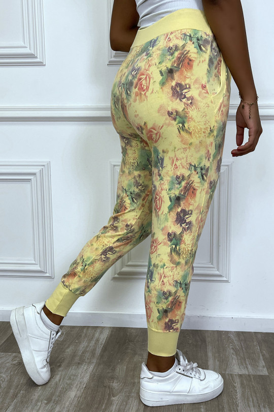 Yellow jogging bottoms with old floral prints - 3
