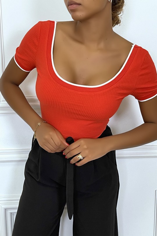 Red ribbed bodysuit with round neck and short sleeves - 3