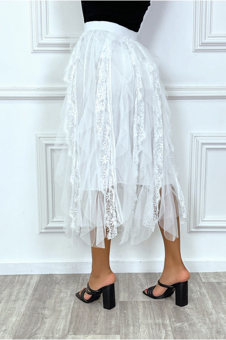 Jupe à volants en tulle blanche et détails dentelle ajourée - 3