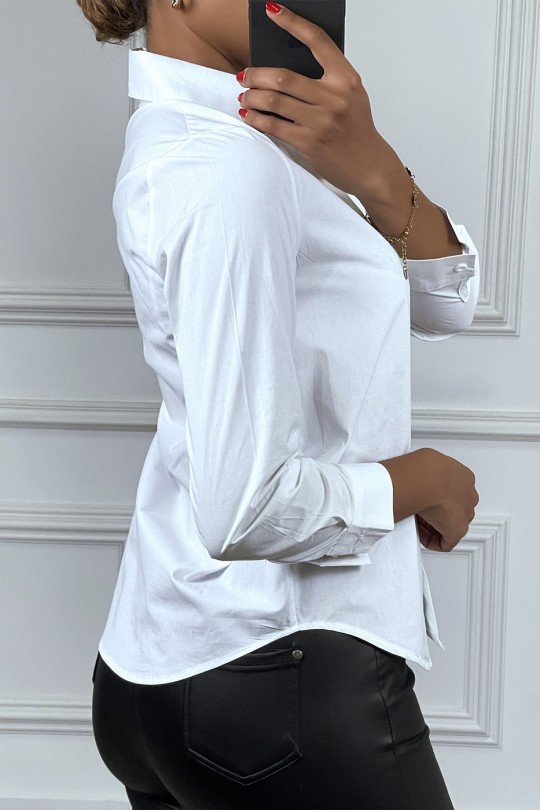 Chemise blanche avec dessin de visage en noir, à manches longues