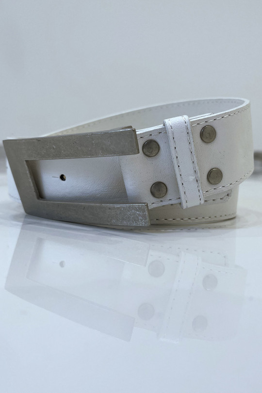 White belt with destroyed rectangular buckle - 4