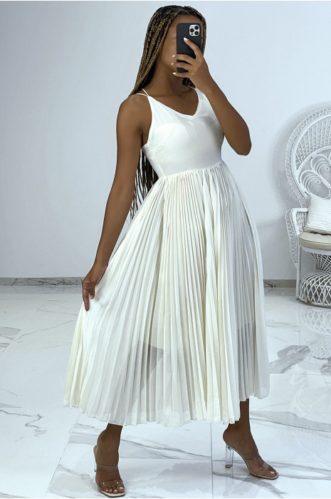 Pleats to Flatter Every Shape - Anchored In Elegance