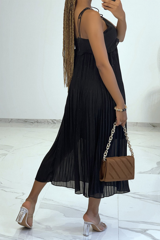 Flowing black pleated dress with V neckline and thin straps to tie - 4