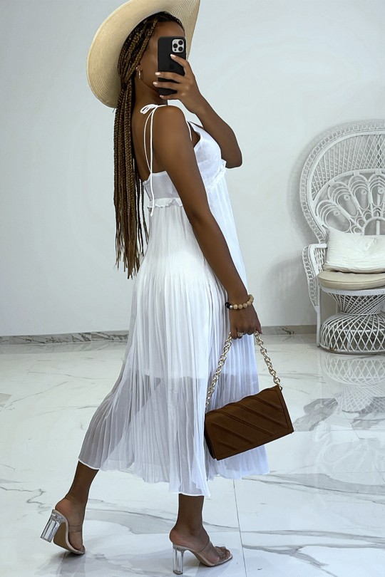 White flowing pleated dress with V-neckline and thin straps to tie - 3