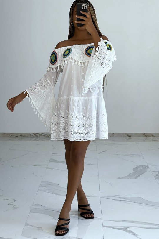 White tunic dress with pretty embroidery details and openwork patterns - 4