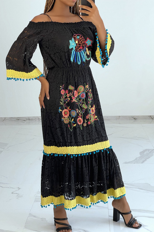 Boheemse stijlvolle zwarte jurk met kleurrijke borduursels en kant - 1