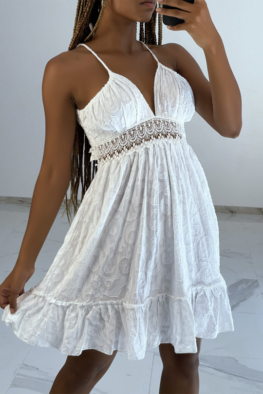 Petite robe blanche fluide à détails broderie et dos nu - 2