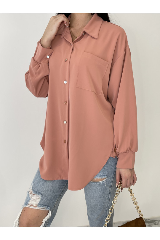 Roze oversized overhemd met metalen knoopdetails - 2