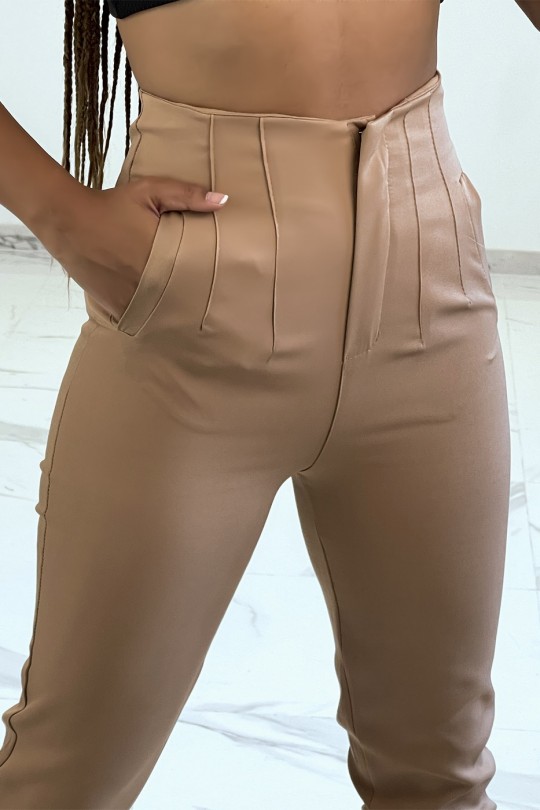 Camelkleurige pantalon met hoge tailleplooien - 3