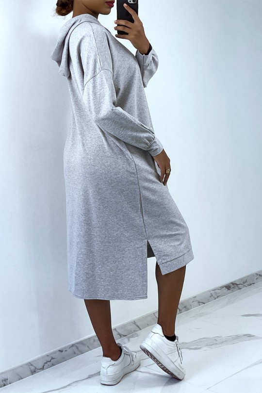 Longue robe sweat over size en gris avec capuche - 3